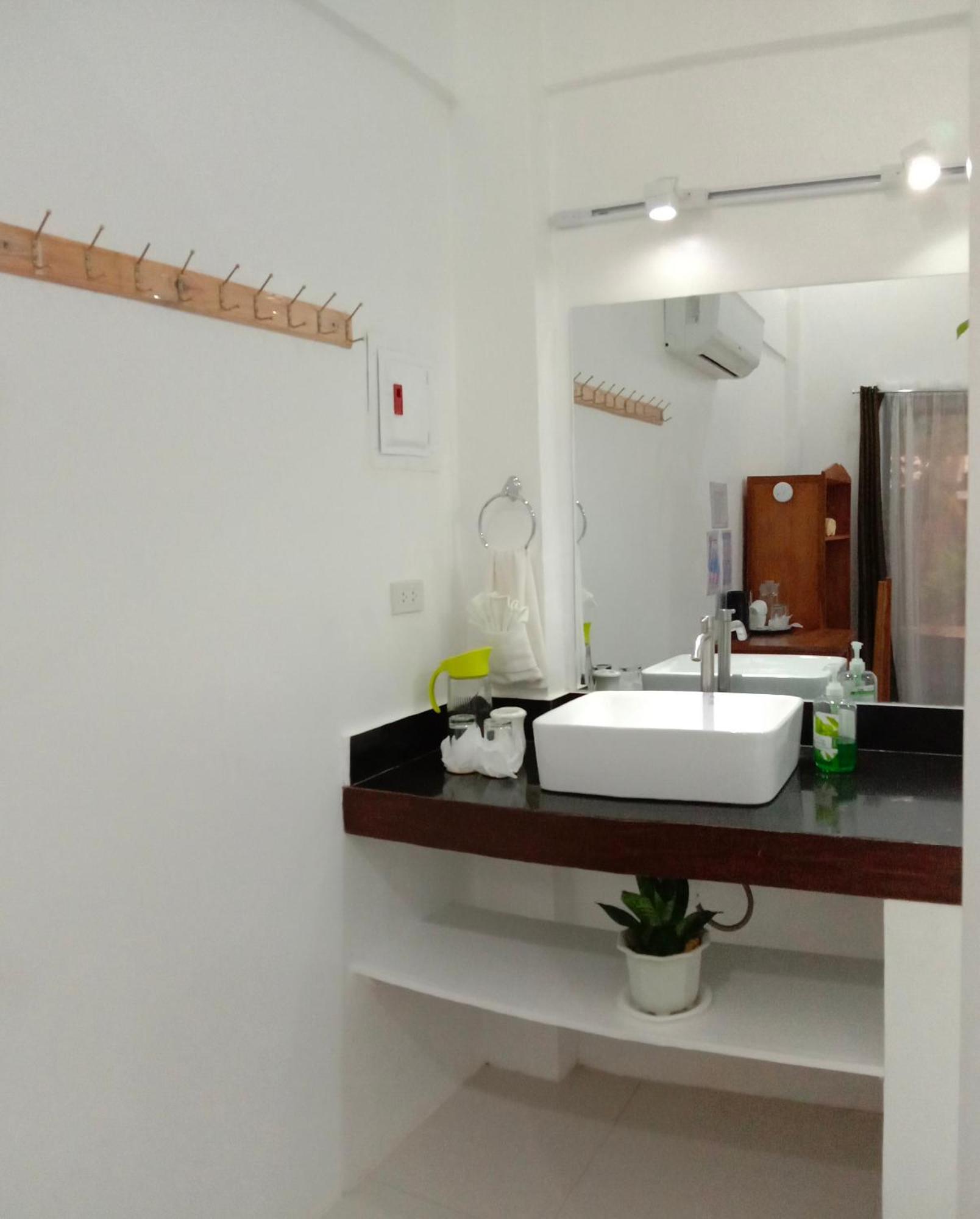 Corong Beach Resort Эль-Нидо Экстерьер фото